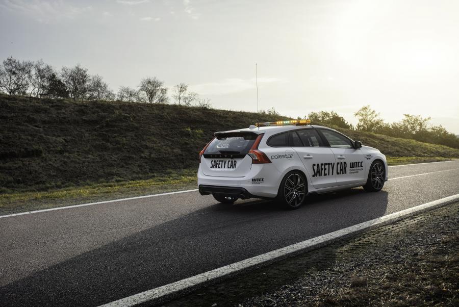  Volvo V60 Polestar WTCC Safety Car 2017 года  (фото 11 из 21)